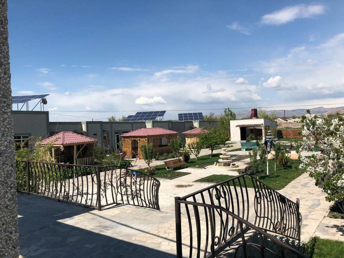 Ralina Restaurant And Hotel Ararat Exterior photo